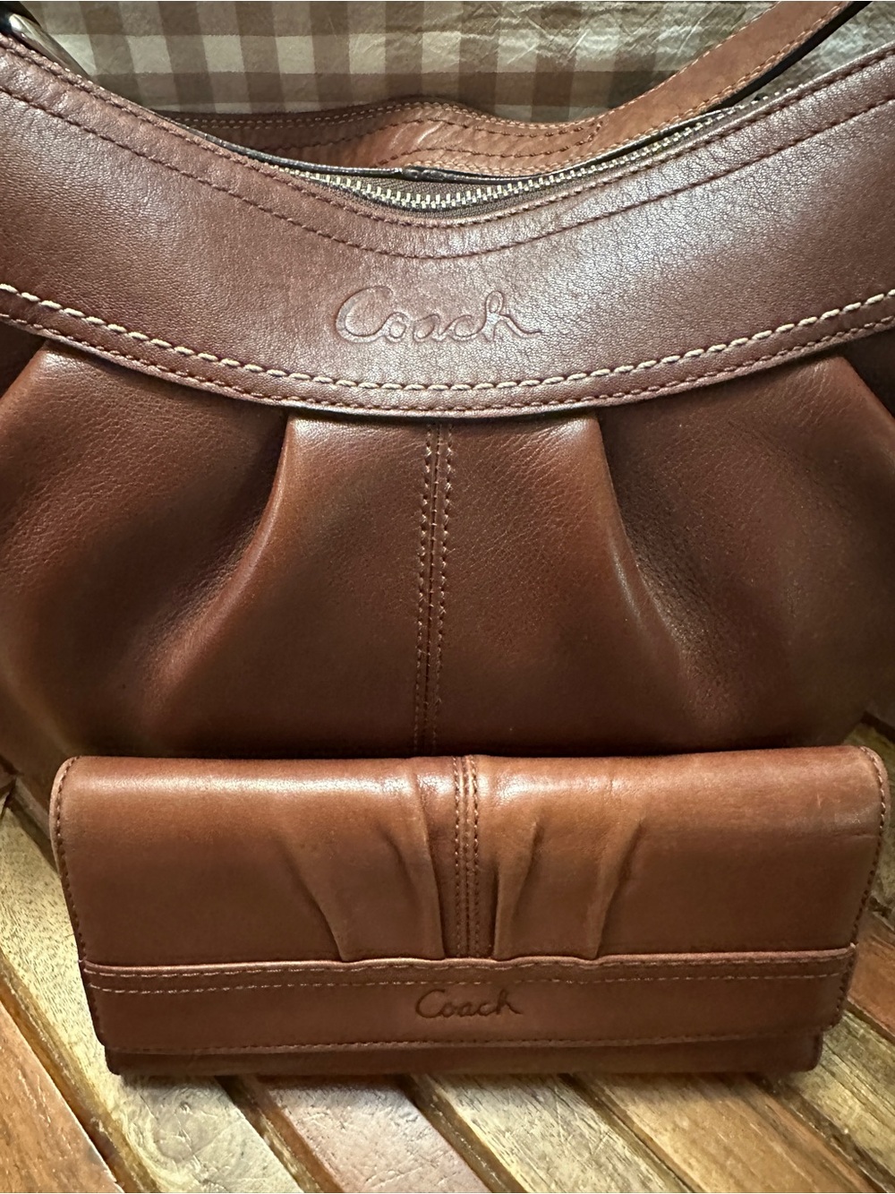 Coach Brown Leather Shoulder Hobo Bag with Matching Wallet - Picture 13 of 15